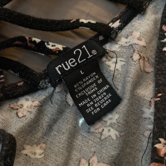 Rue 21 Flowery Dress - Picture 2 of 2